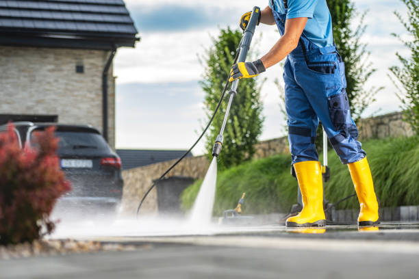 Best Pool Deck Cleaning  in Lackawanna, NY